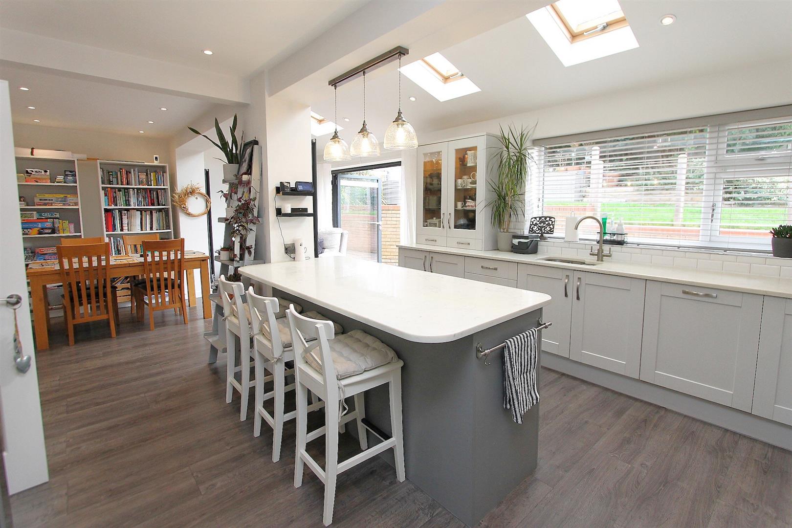 3 bed property in Croftwood Road, Stourbridge